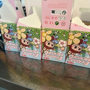 POP MART finding Kokomo box and card. This is a good deal.